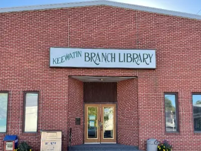 View of the Main Street entrance of the Keewatin Branch Library. 